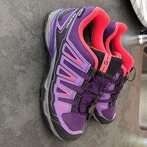 Salomon Kids Sneakers in Purple and Pink